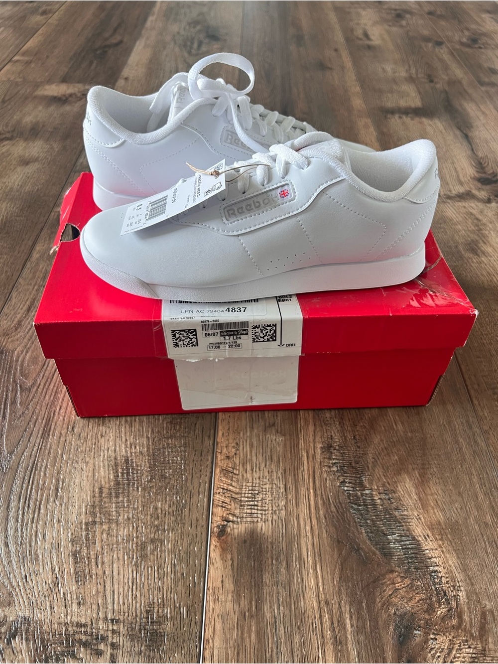 Reebok Women’s Princess Leather Classic Sneakers White Size 8.5 Wide